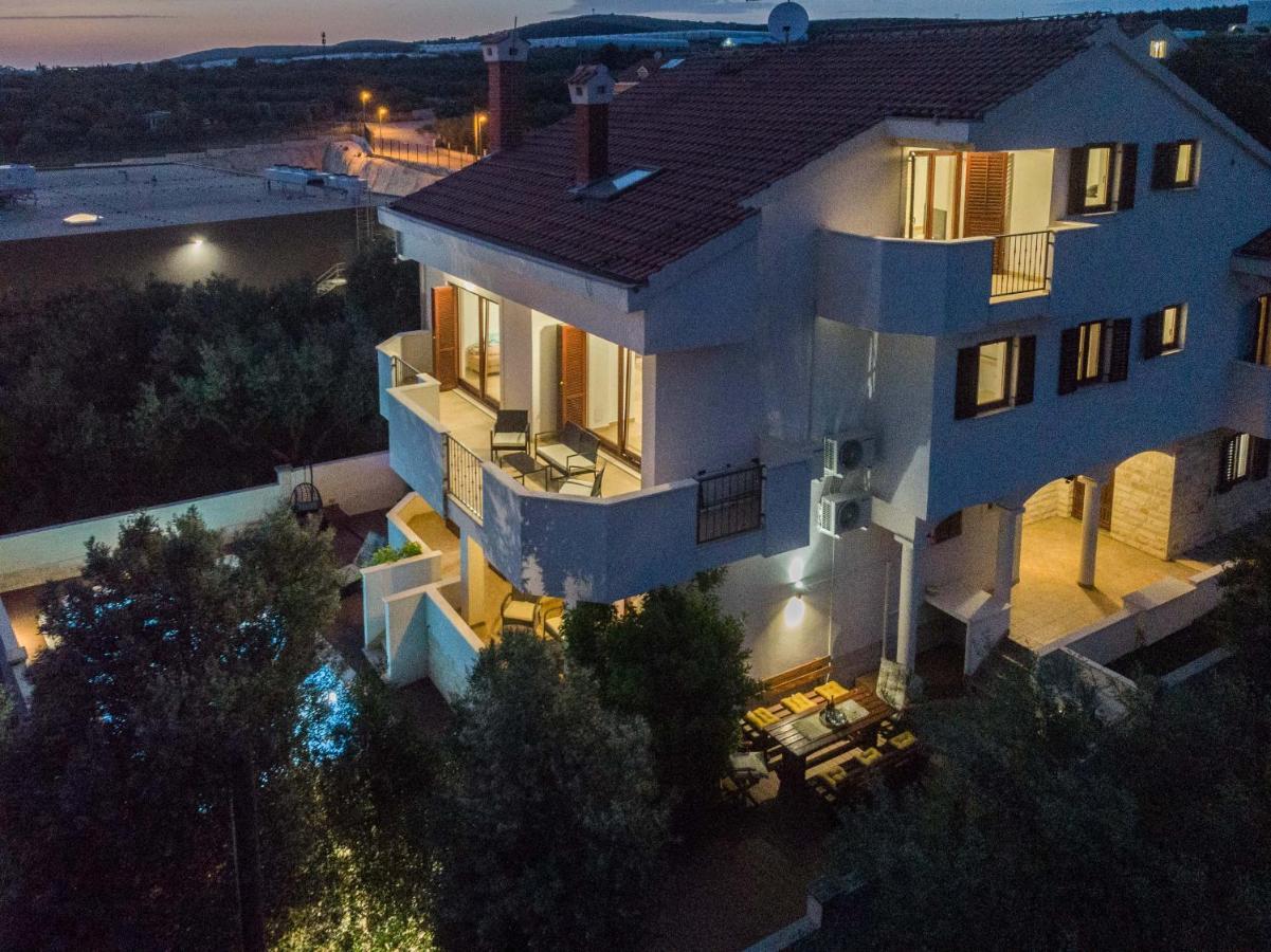 Villa Slavica Sveti Filip i Jakov Exterior photo
